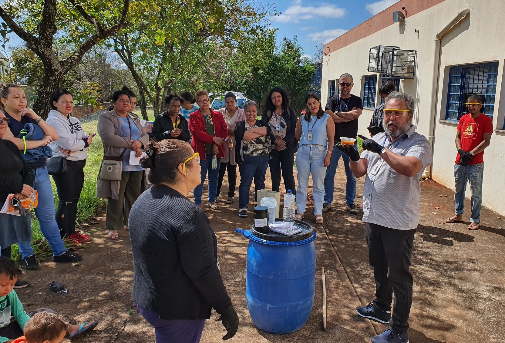 Oficina de sabão da Sanepar gera renda e protege o meio ambiente 