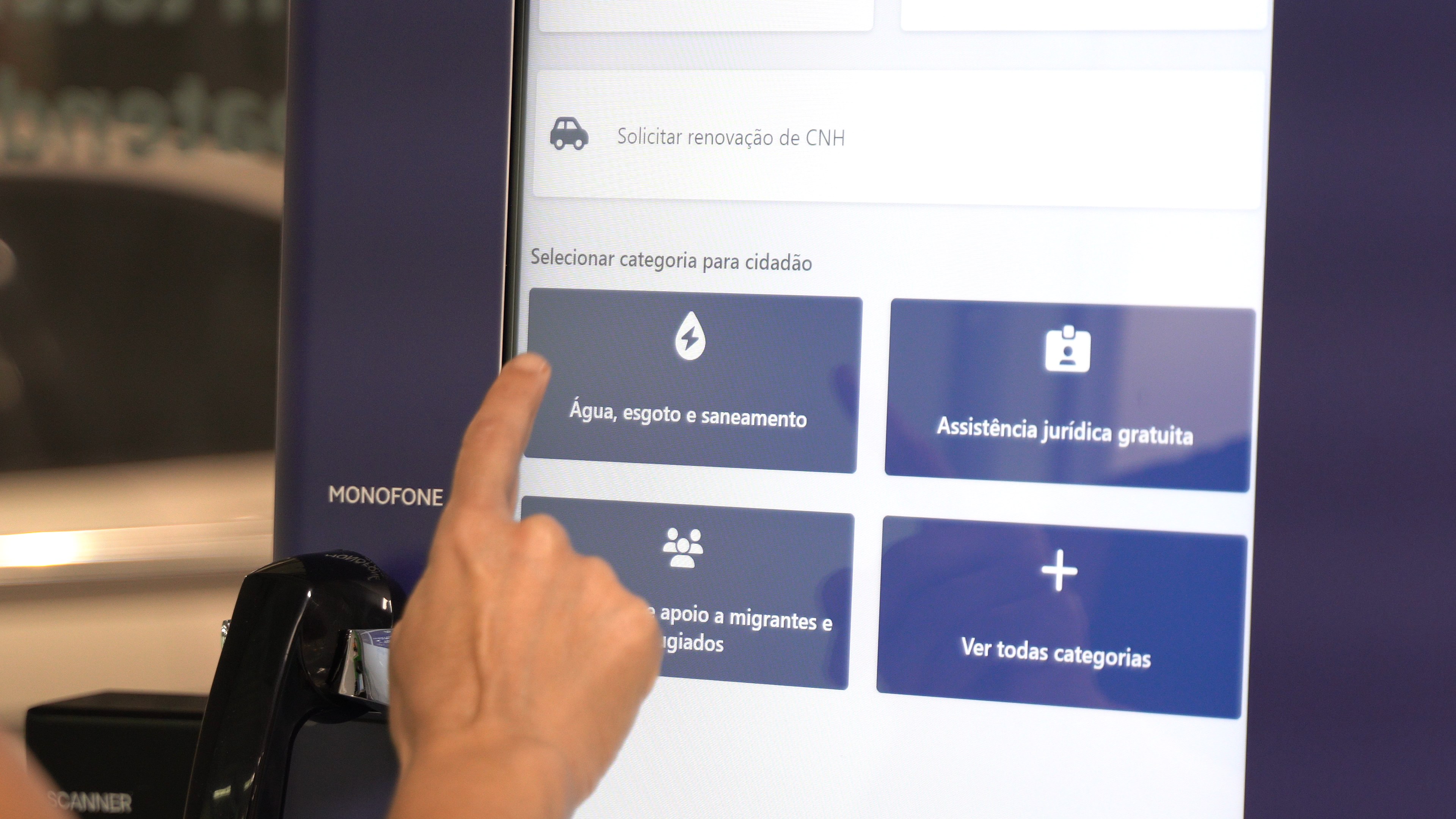 Sanepar tem mais um ponto de atendimento na unidade do Poupatempo