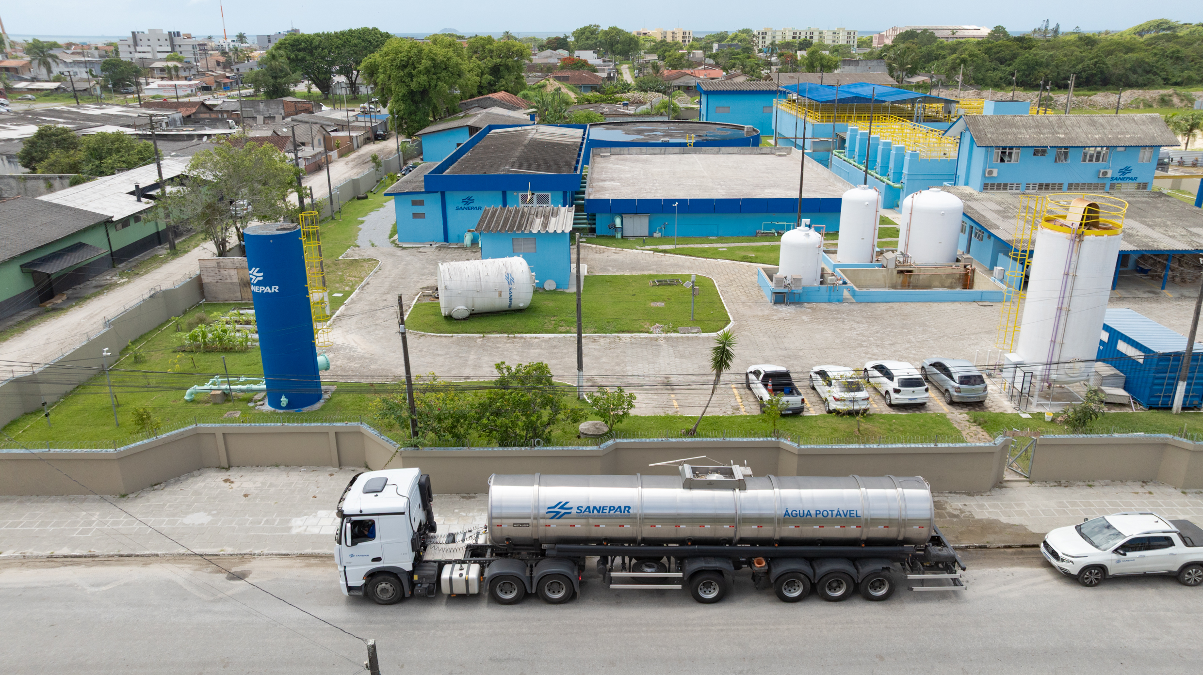 16 caminhões-pipa estão disponíveis 24 horas por dia nas cinco cidades atendidas pela Sanepar no Litoral: Guaratuba, Pontal do Paraná, Matinhos, Guaraqueçaba e Morretes