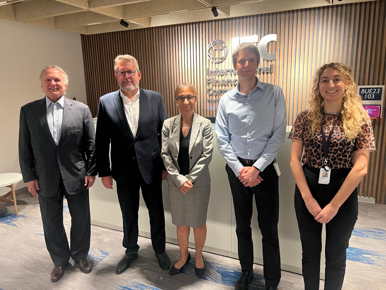 Encontro do diretor-presidente da Sanepar com lideranças na Argentina