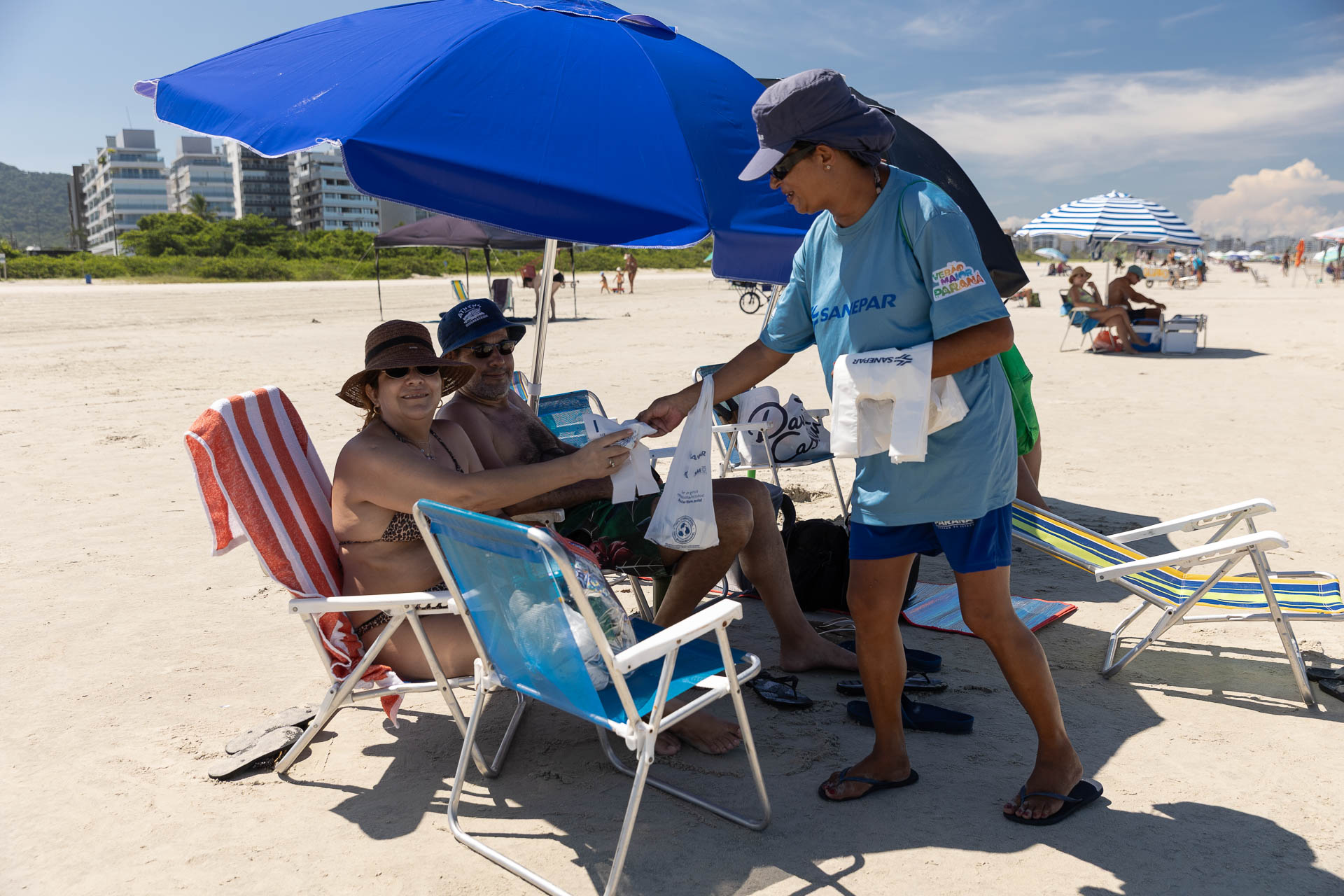 trabalhadores da sanepar no verão maior  