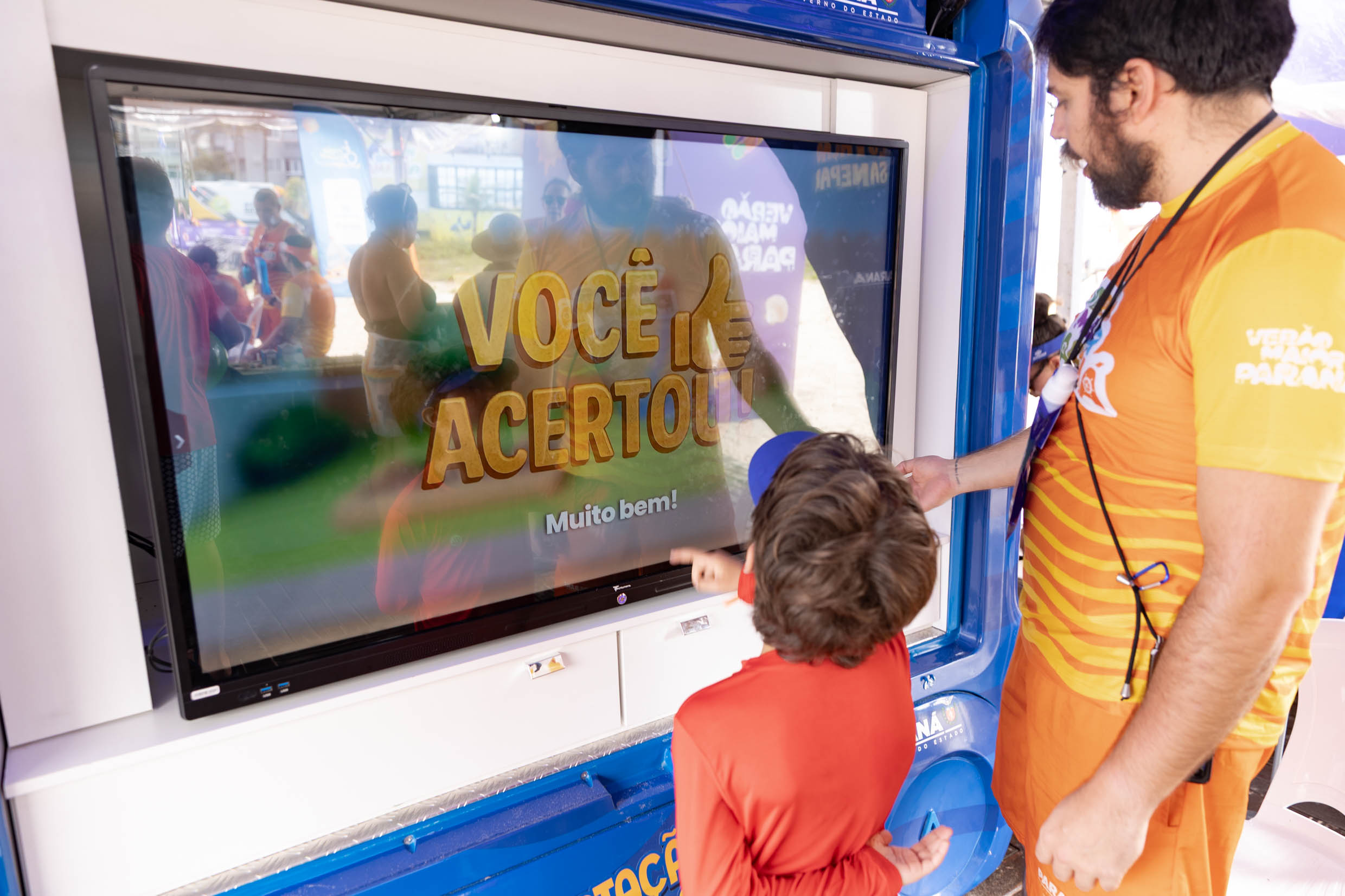 trabalhadores da sanepar no verão maior  