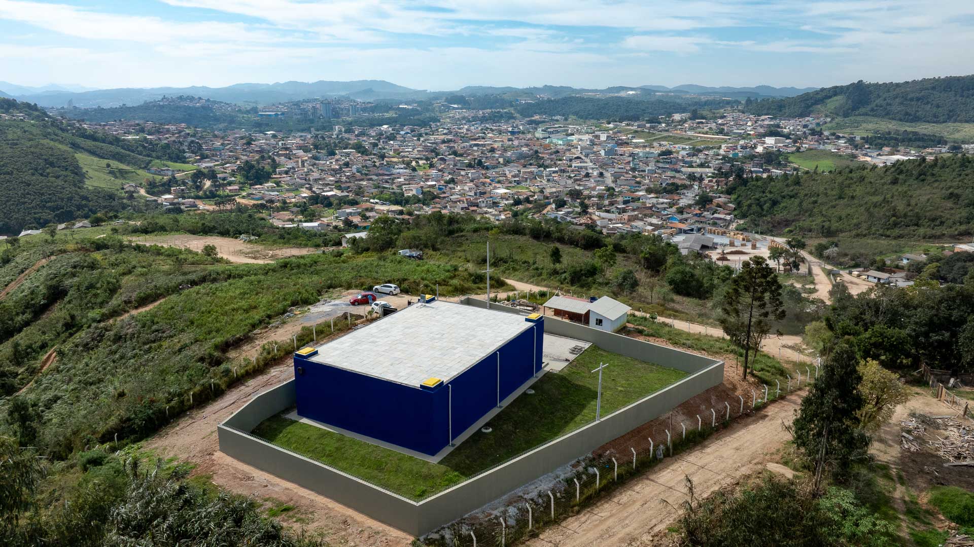 Foto aérea de novo reservatório da Sanepar em Itaperuçu