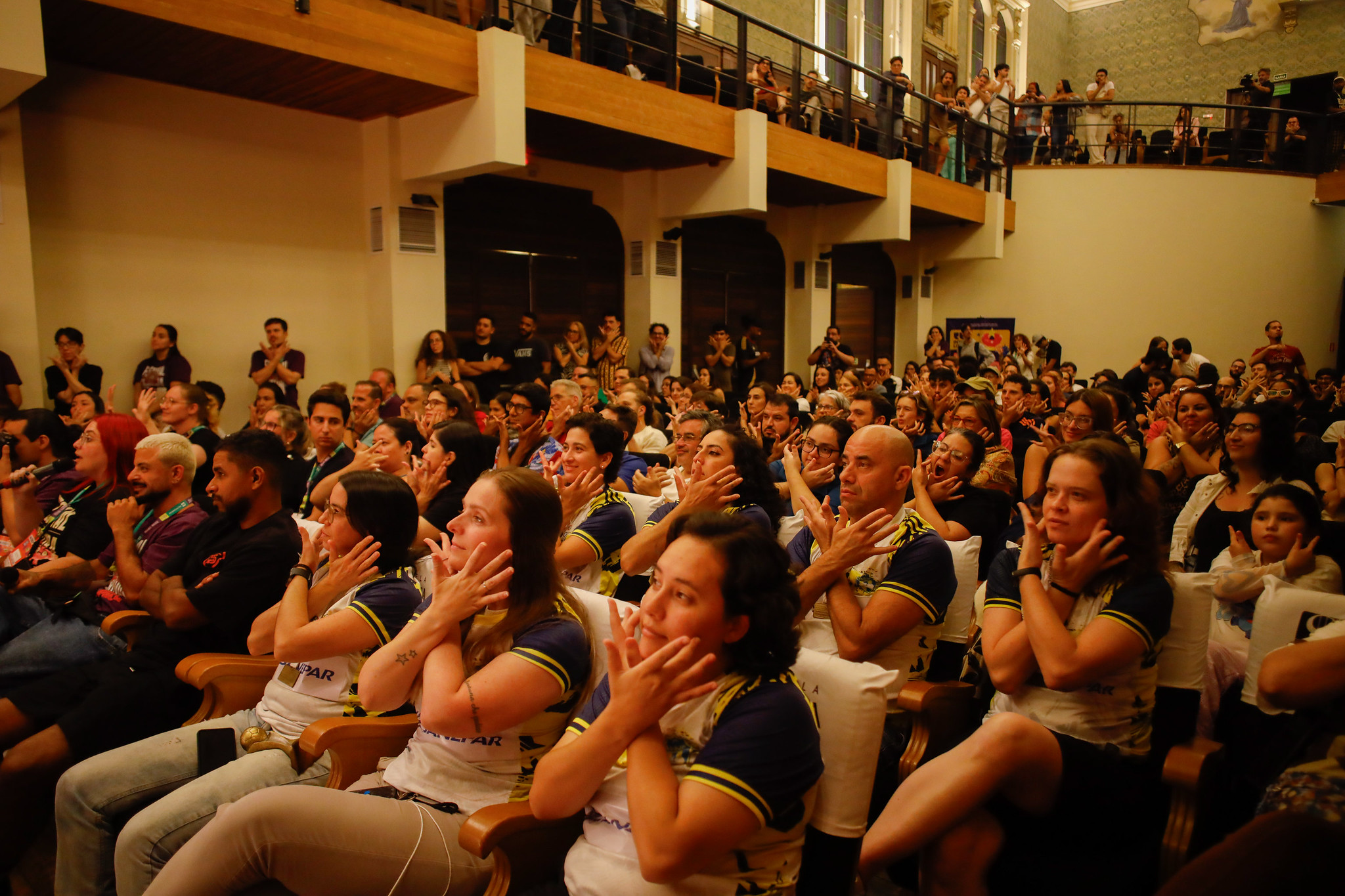 Atletas de Futsal para Surdos patrocinadas pela Sanepar