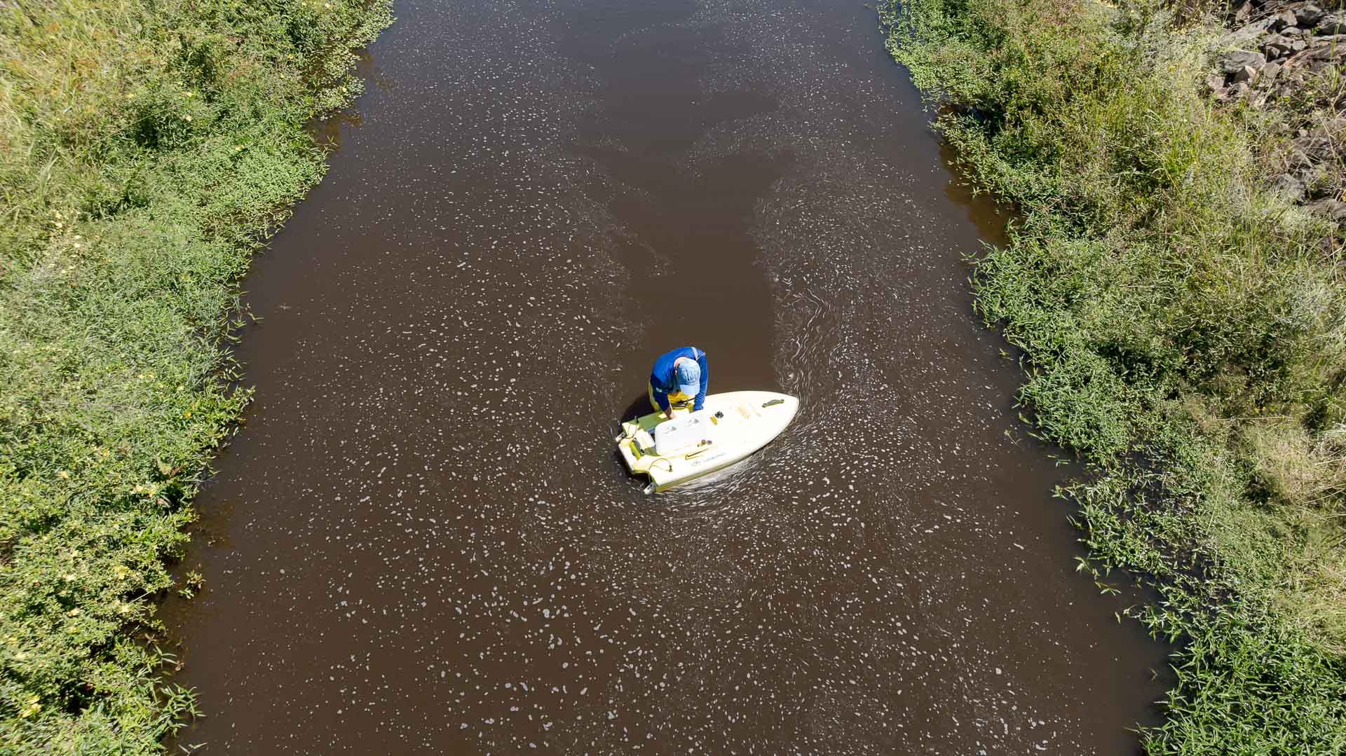 Equipe da Sanepar realiza mapeamento 3D da represa do Miringuva