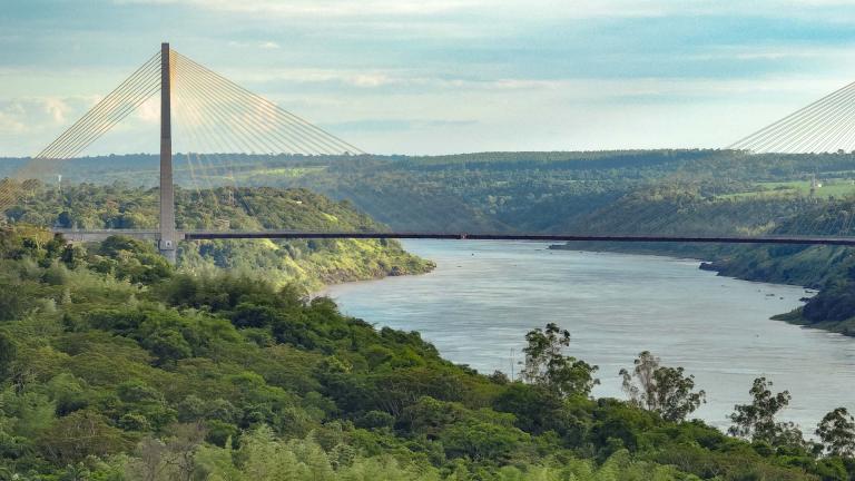 rio iguaçu em Foz do Iguaçu proximo a estação de tratamento de água