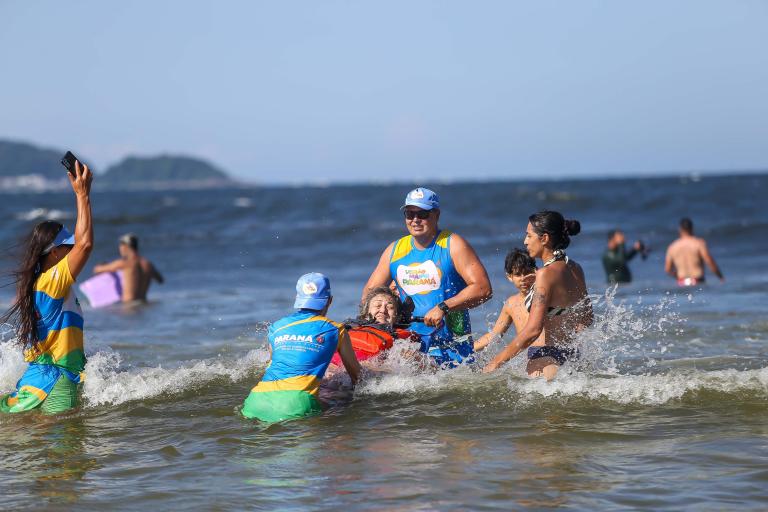 Praia Acessível - com passarelas e cadeiras anfíbias - bateu recorde na última temporada