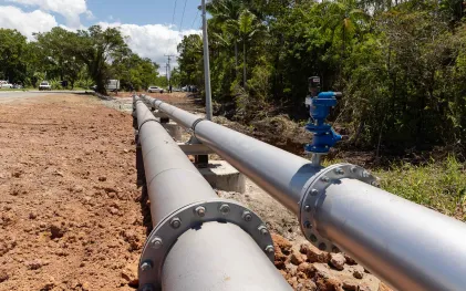 400 metros de novos tubos de grande porte, que levam água das Estações de Tratamento de Água do Morro Grande e Saí-Guaçu para a rede, foram instalados com o objetivo de reduzir o risco de rompimentos