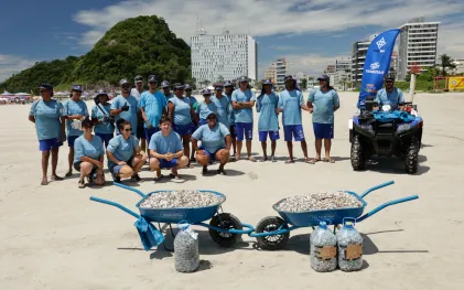 ação limpeza praia bitucas de cigarro