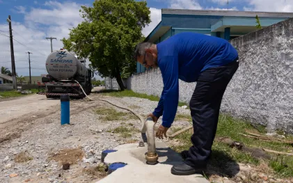 trabalhadores da sanepar no verão maior  