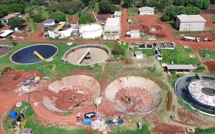 estação de tratamento de esgoto - obra vista de cima