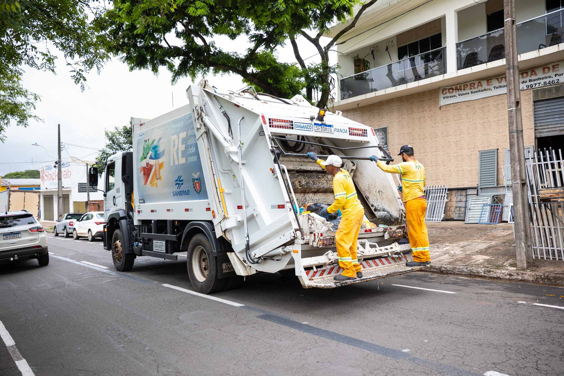 Em Cianorte a coleta de lixo também é operada pela Sanepar Em Cianorte a coleta de lixo também é operada pela Sanepar