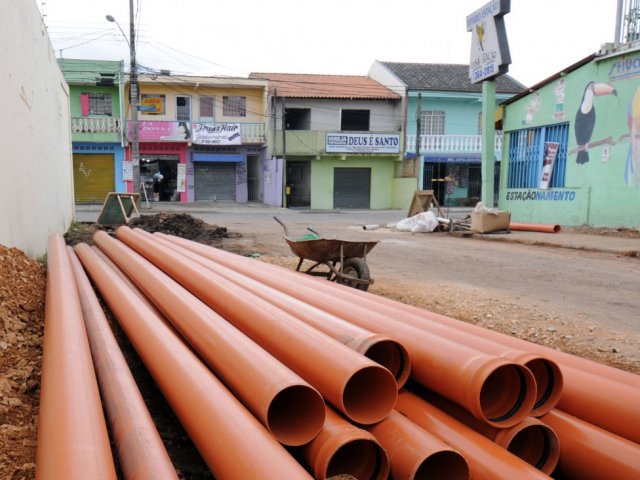 120712_ampliacao_de_rede_de_esgoto_beneficia_12_mil_pessoas_em_curitiba2.jpeg