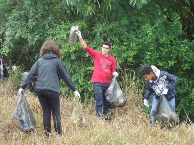 13.12.06_escola_rio_limpeza_dezembro2.jpg