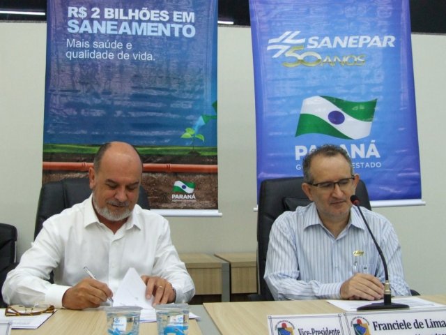 130807_-_assinatura_contrato_guaira_3.jpg