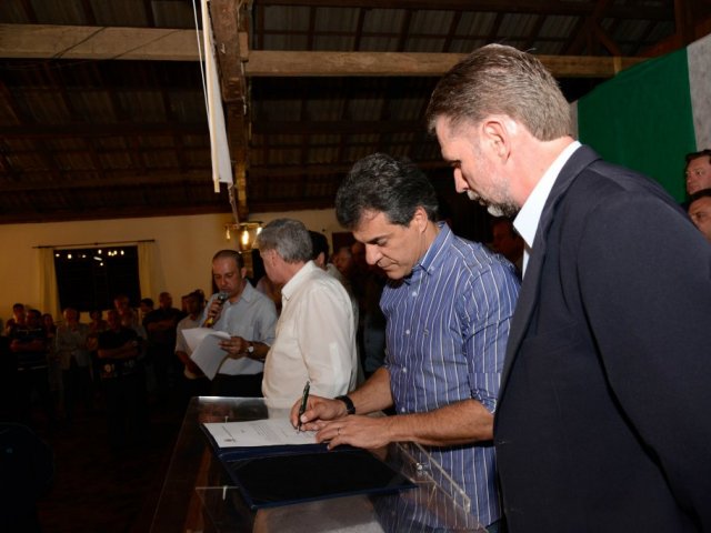 130823_-_uniao_da_vitoria_assina_contrato_programa_-_gov_-_aco4875.jpg