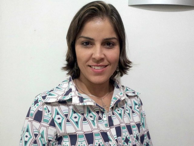 131017_contato_com_a_comunidade_previne_mau_uso_da_rede_coletora_-_angela_pagani_-_londrina_3.jpg