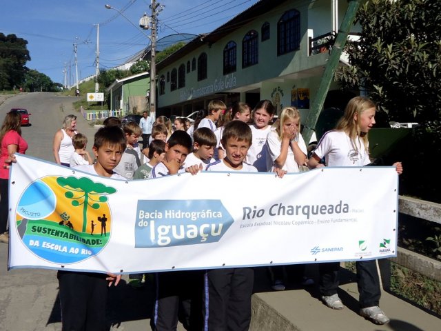 131204__85_alunos_projeto_sustentabilidade_mallet_2.jpg