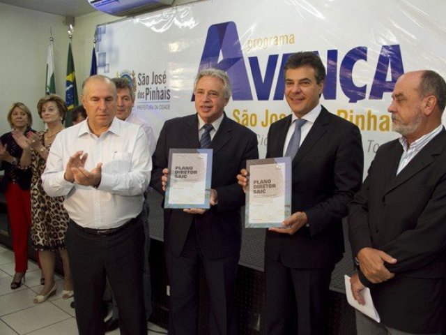 140220_-_sao_jose_dos_pinhais_assina_contrato_-_image74.jpeg