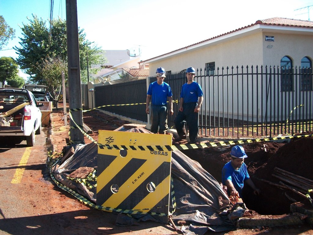 140529_-_apucarana_-_substituicao_rede_-_foto_1.jpg