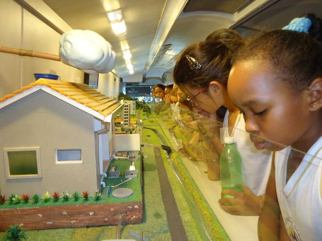 150319_paranavai_-_educacao_ambiental_no_ecoexpresso2.jpg