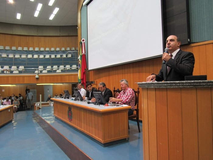 150812_londrina_audiencia_camara_1_ok.jpg