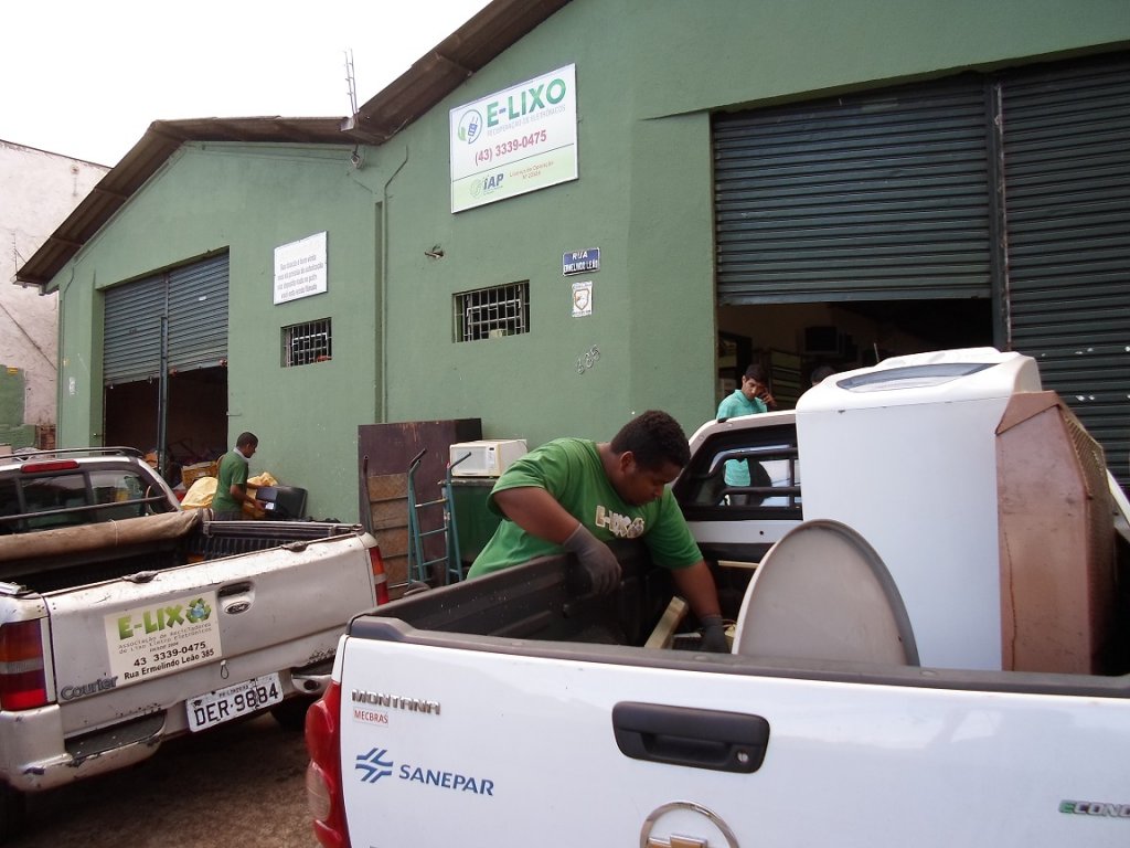 161004_-_londrina_-_reciclagem_-_ong_e-lixo_-_3.jpg