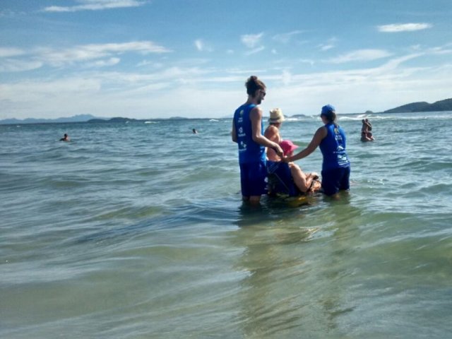 170307_-_litoral_-_operacao_verao_-_balanco_-_atendimento_cadeiras_anfibias_3.jpg
