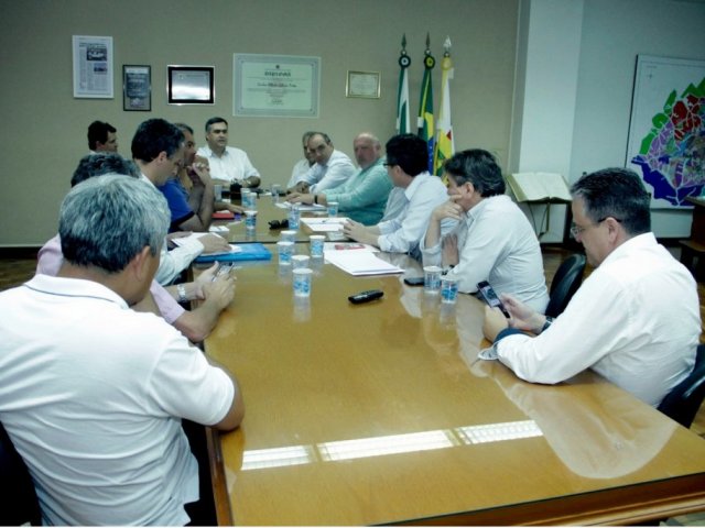 170309_-_apucarana_-_reunir_sanepar_e_prefeitura_renovacao_do_contrato__1.jpeg
