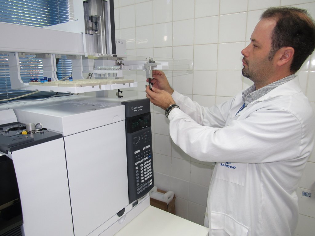 170406_-_maringa_-_novo_equipamento_laboratorio__3.jpg