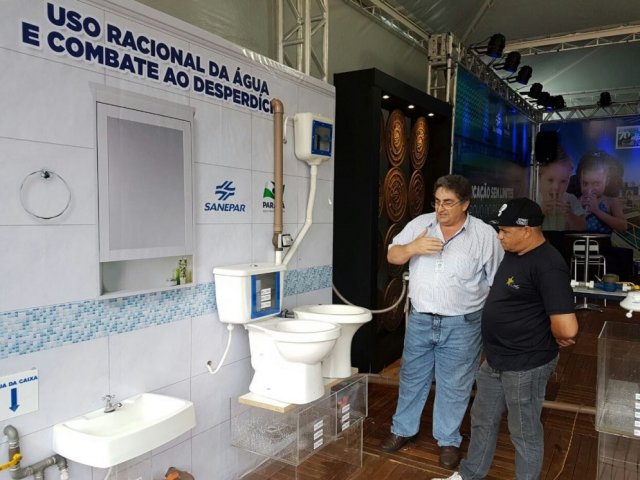 170504_-_sanepar_apresenta_historia_do_saemaneto_na_expoinga_4.jpg