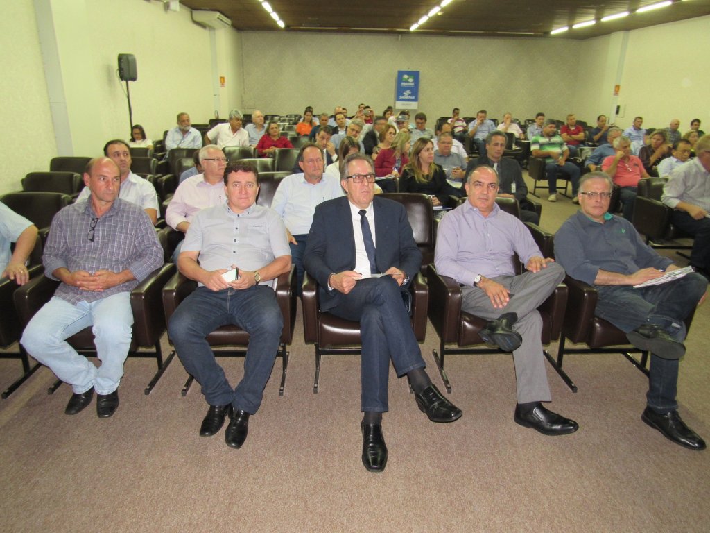 171031_-_cascavel_-_reuniao_amop_residuos_solidos_6.jpg