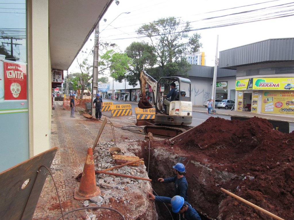 180503_-_cascavel_-_substituicao_rede_esgoto_-_centro_1.jpg