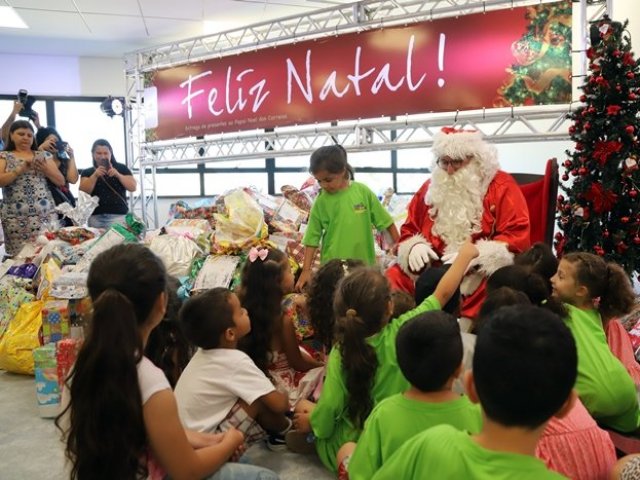 181214_curitiba_papai_noel_dos_correios_1.jpg