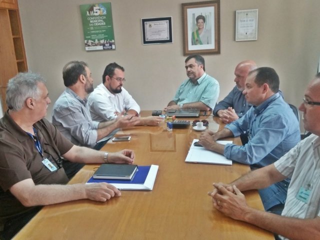 2015.10.20_-_apuc_-_reuniao_prefeito_69.jpg