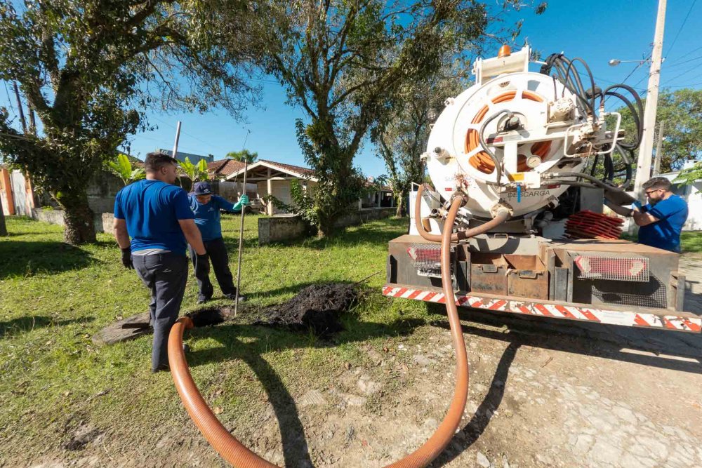 20250114_-_foto_12_-_litoral_-_acoes_sanepar_-_desobstrucao_pvs_durante.jpg