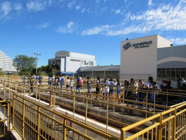 2_-_160811_visitas_escolas_londrina_-_colegio_sesi_19_na_eta.jpg