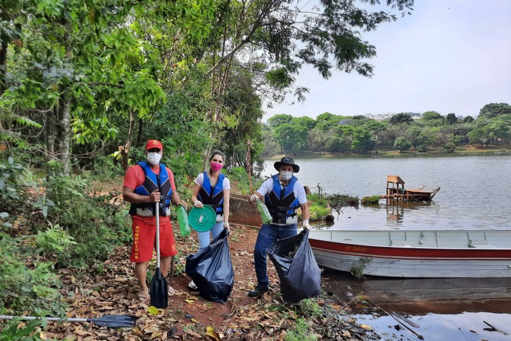 2_a_-_29092021_-_apucarana_-_mutirao_de_limpeza_lago_jaboti_-_barco_ocupantes_residuo.jpeg