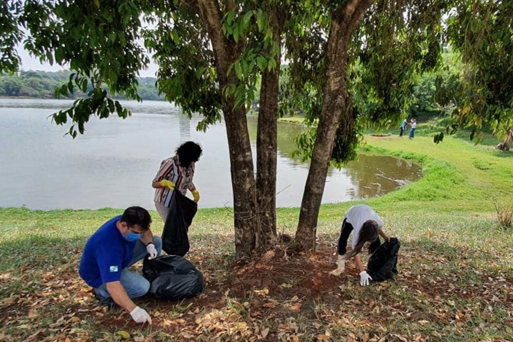 3_b_-_29092021_-_apucarana_-_mutirao_de_limpeza_lago_jaboti_-_voluntarios.jpeg