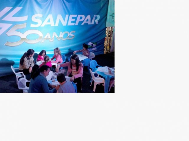 atracoes_do_estande_da_sanepar_tem_atraido_principalmente_as_criancas.jpg