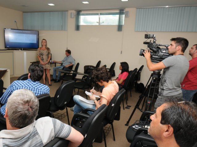 coletiva_imprensa_em_guarapuavadsc_0749_11.jpg