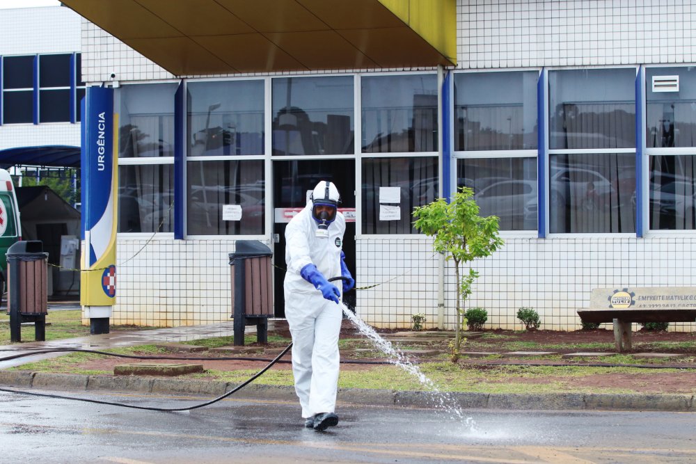 desinfeccao_huuepg_2.jpg
