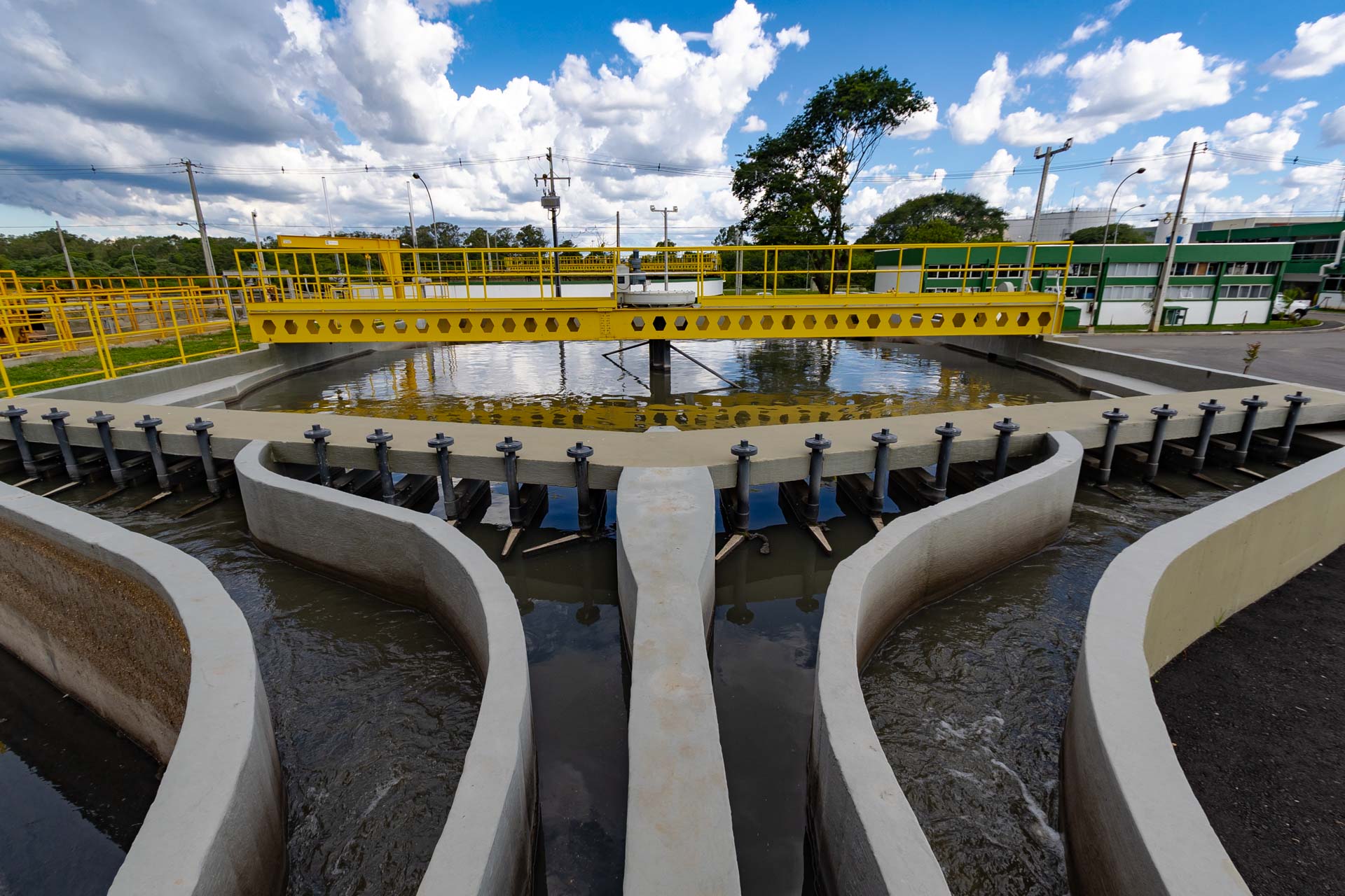 Em dois meses, Sanepar evita poluição de 80,6 bilhões de litros de esgoto