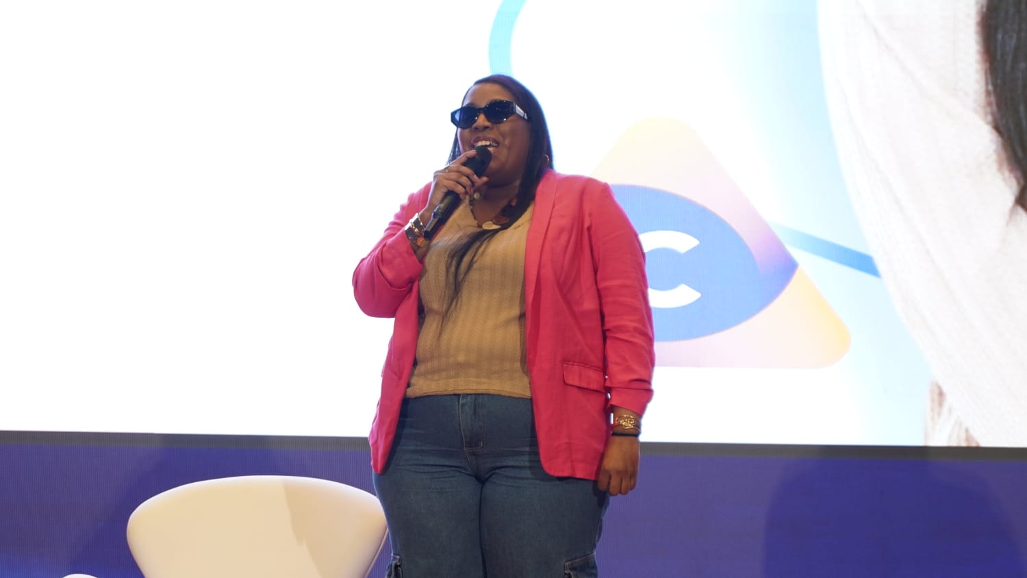 Humorista Tatá Mendonça fala de Diversidade e Inclusão