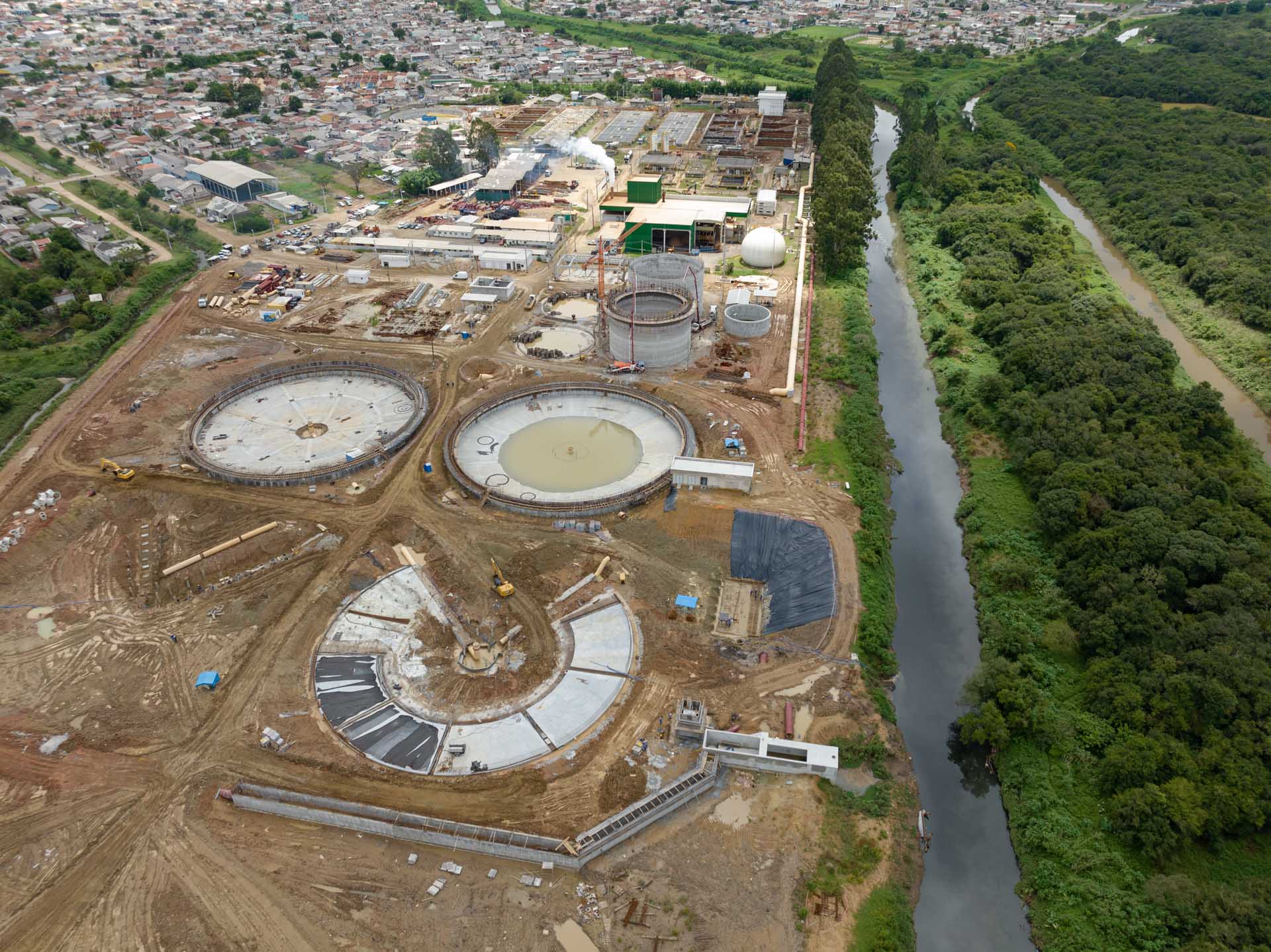 Obras nas Estações de Tratamento de Esgoto Atuba Sul em Curitiba
