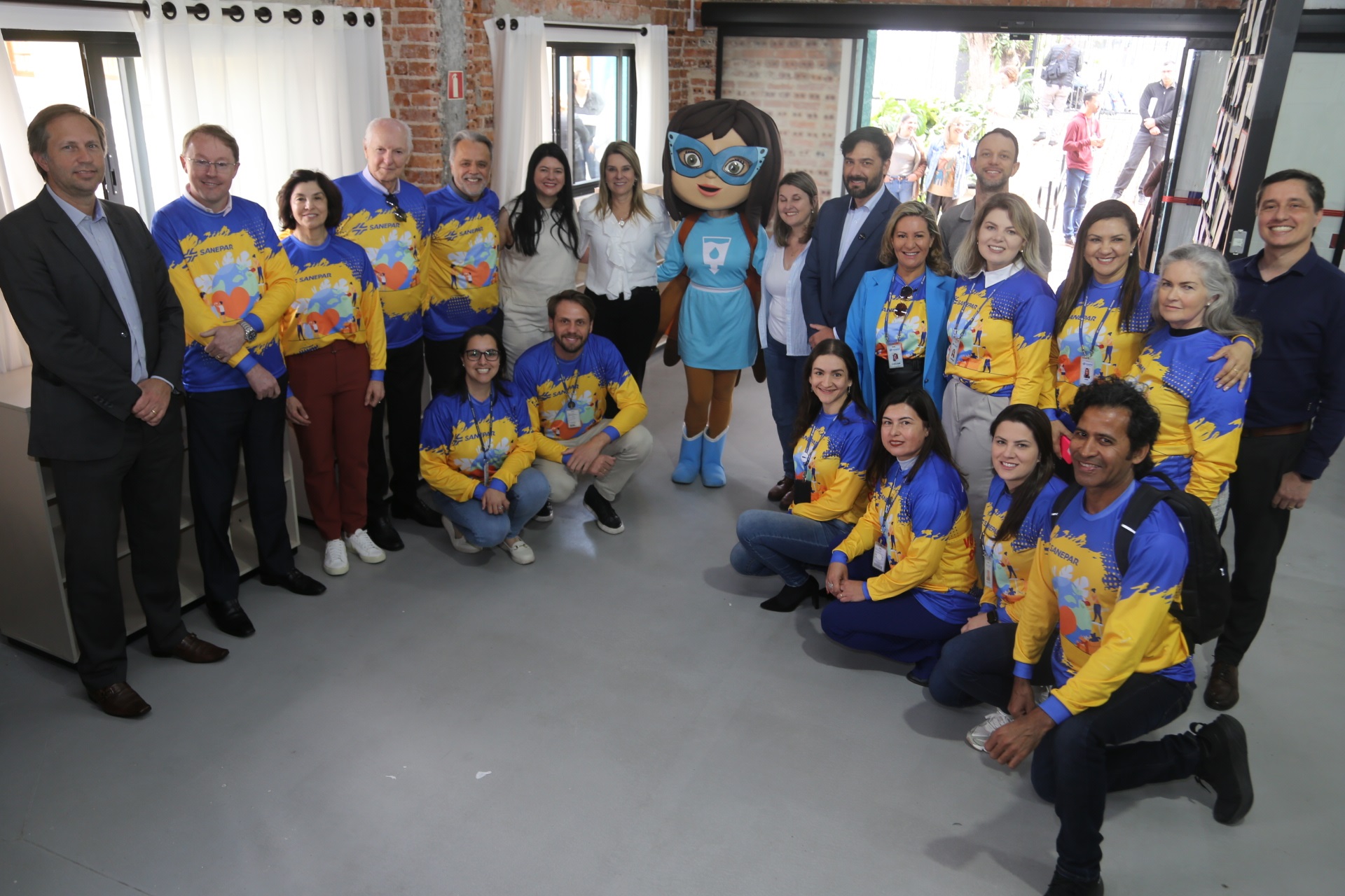 Sanepar implanta 600 colmeias de abelhas sem ferrão em unidades educacionais do Paraná