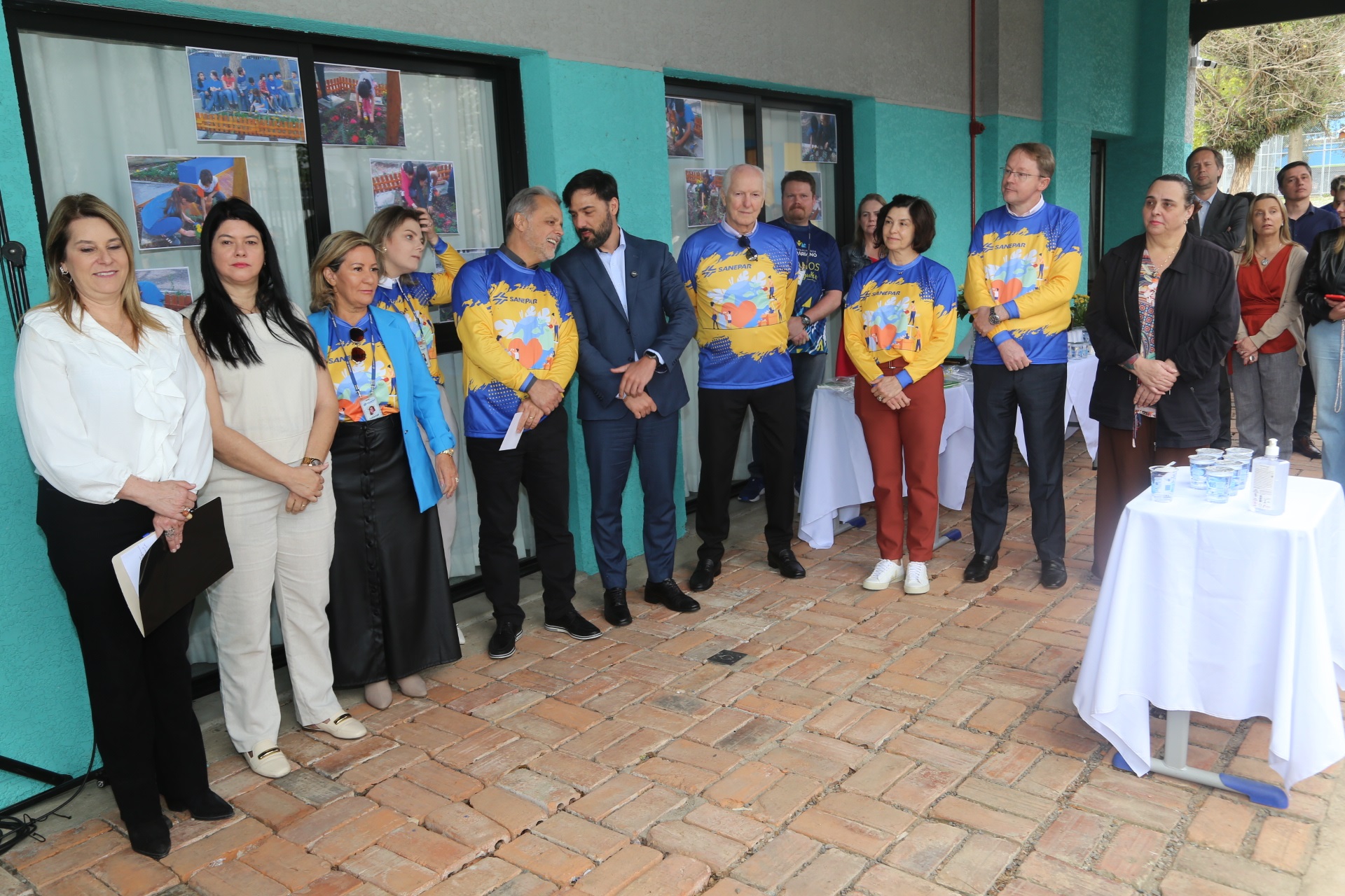 Sanepar implanta 600 colmeias de abelhas sem ferrão em unidades educacionais do Paraná