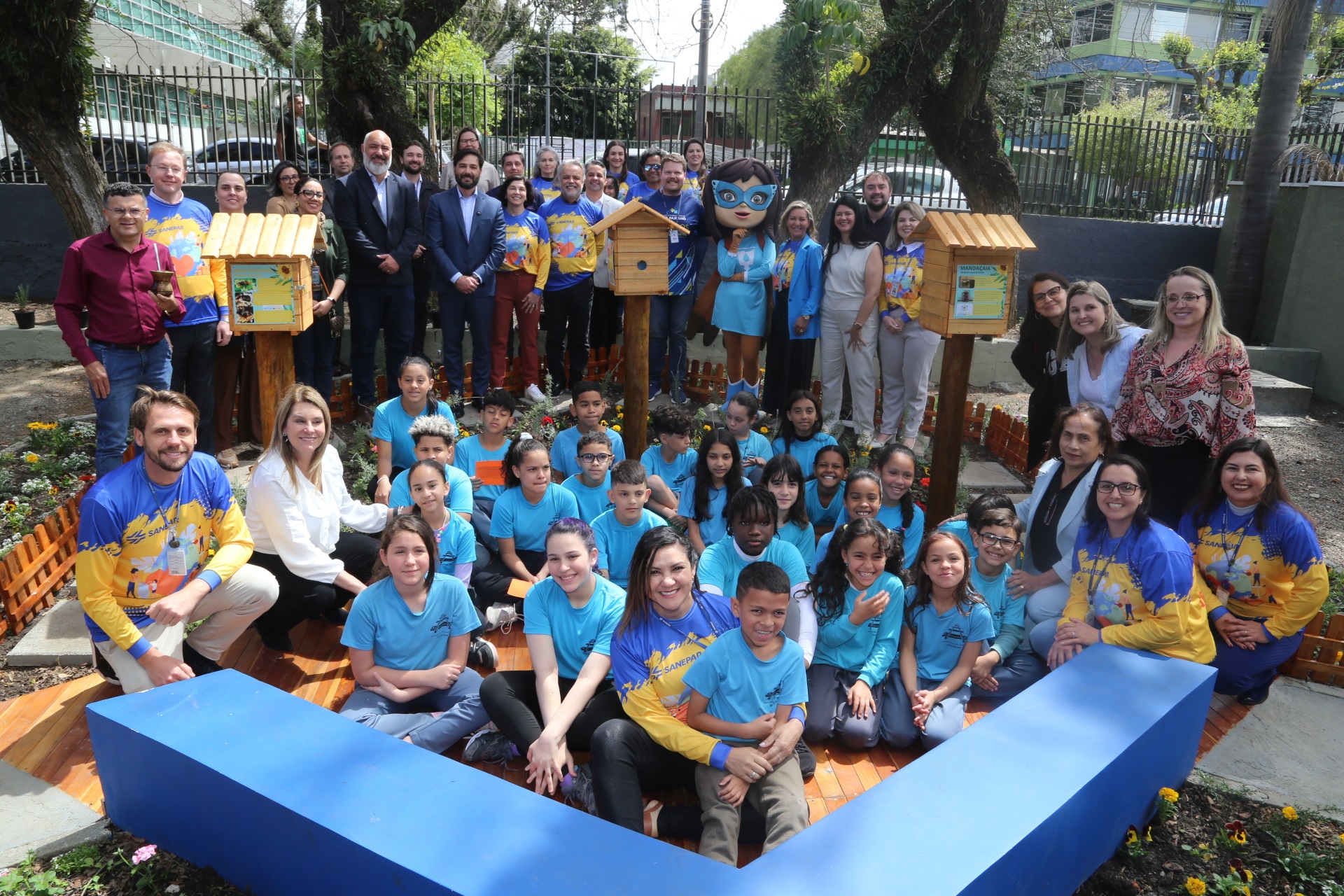 Sanepar implanta 600 colmeias de abelhas sem ferrão em unidades educacionais do Paraná