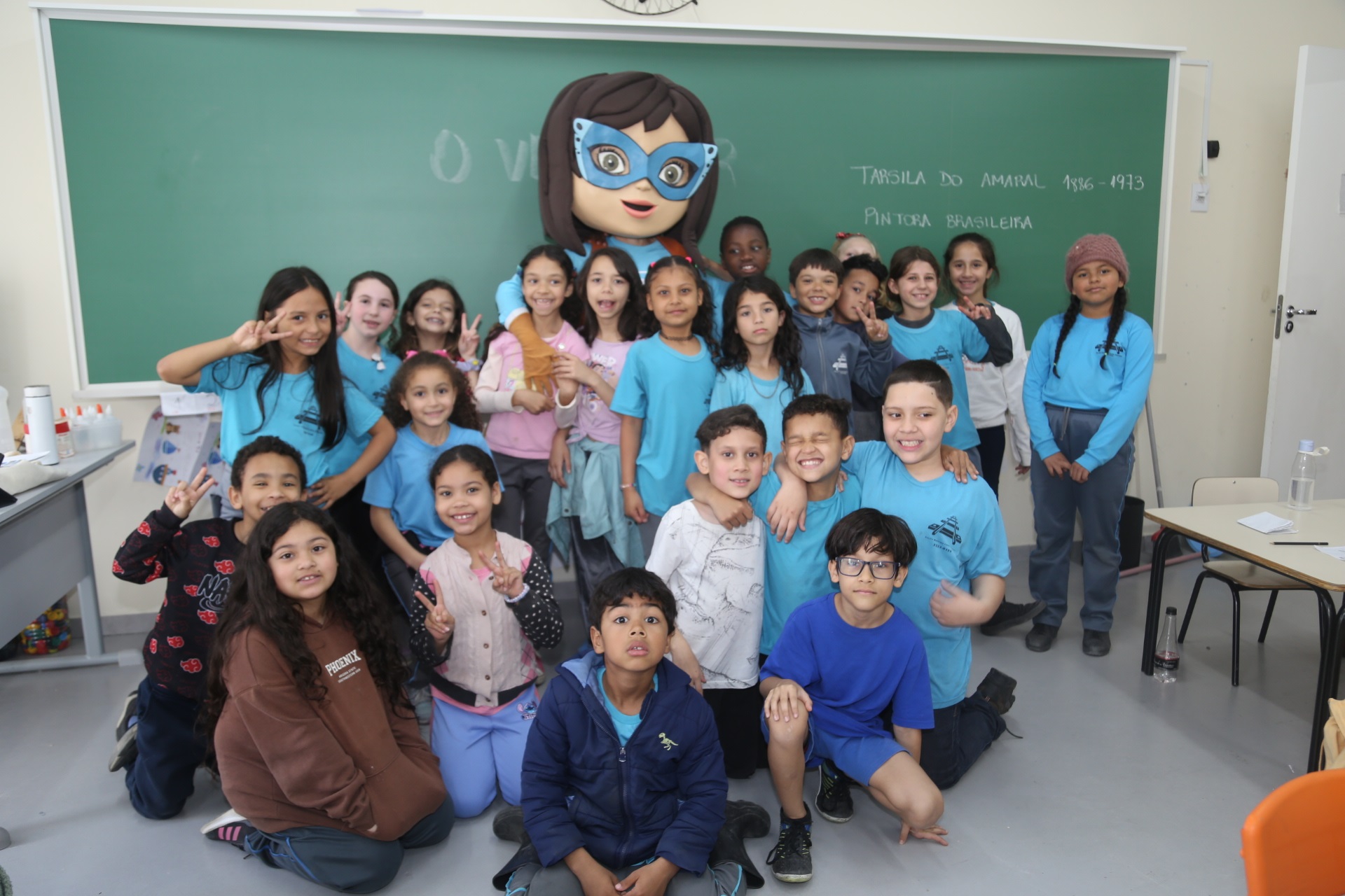 Sanepar implanta 600 colmeias de abelhas sem ferrão em unidades educacionais do Paraná