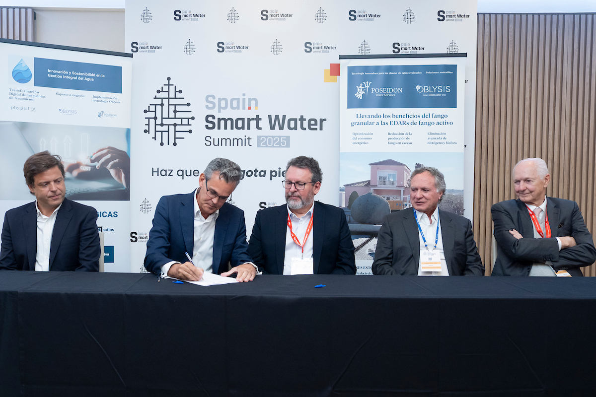 Presidente Wilson Bley assina contrato